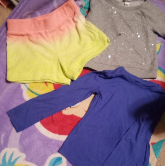 Three-piece bundle kids clothes - Picture 1 of 6